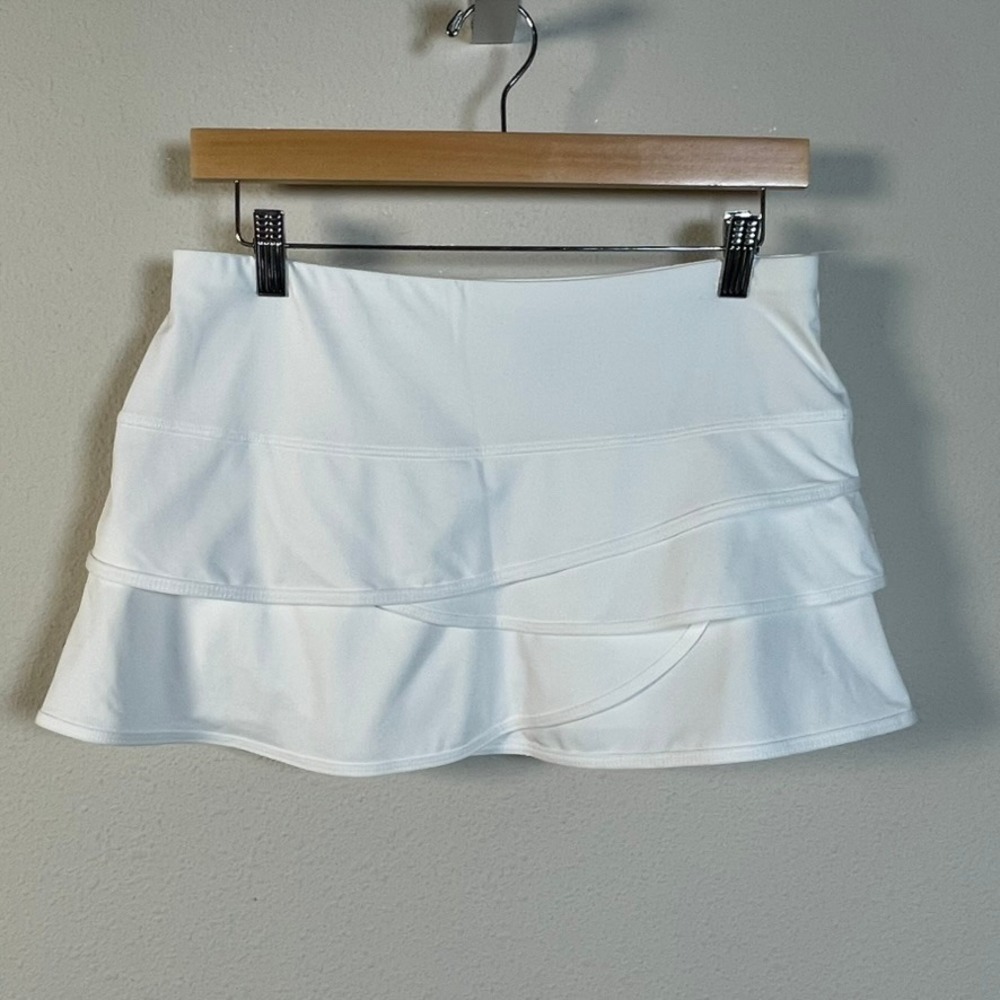 Lucky in Love Tennis Skort‎ Womens M White Tiered Ruffle Sporty Athletic